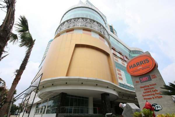 โรงแรมแฮริส เซนตราแลนด์ เซอมารัง ภายนอก รูปภาพ